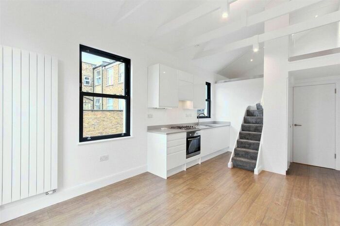 Studio To Rent In Chatsworth Road, London, E5
