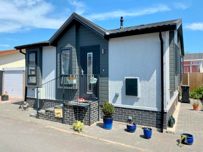 2 Bedroom Park Home For Sale In Lyndhurst Road, Christchurch, BH23