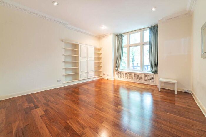 1 Bedroom Flat To Rent In Fitzjohns Avenue, Hampstead, London, NW3