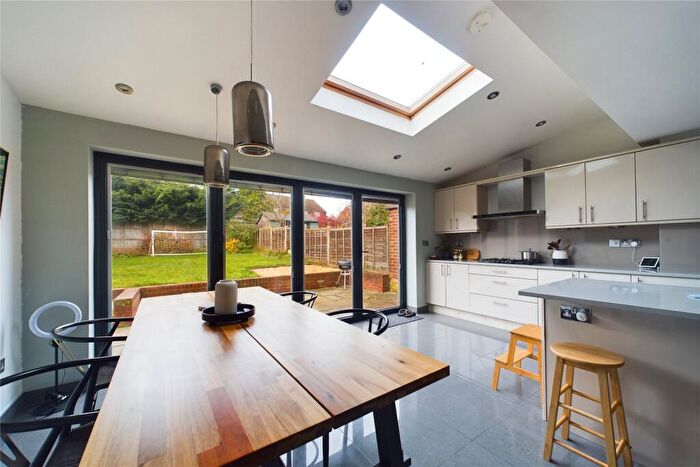 4 Bedroom End Of Terrace House To Rent In Edinburgh Road, Maidenhead, Berkshire, SL6