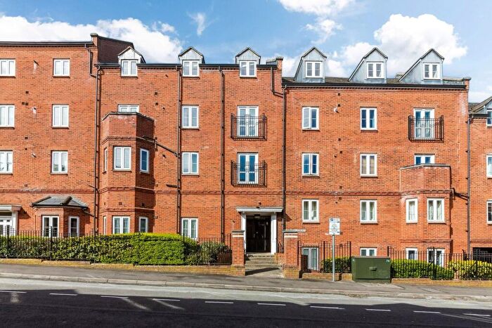 2 Bedroom Apartment For Sale In Cherwell Court, Banbury, OX16