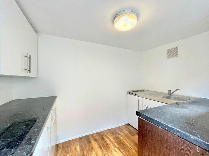1 Bedroom Flat To Rent In Uxbridge Road, High Street, UB1