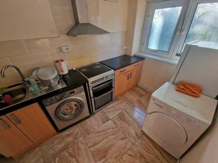 2 Bedroom Apartment To Rent In Bantock Way, Birmingham, B17