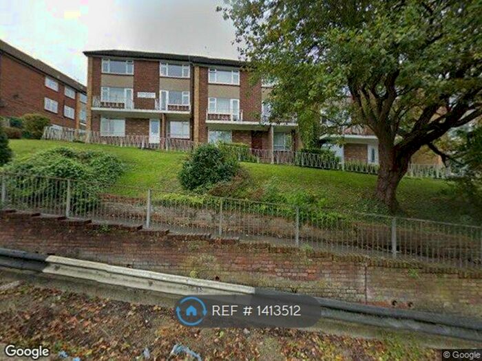 2 Bedroom Flat To Rent In Amersham Hill, High Wycombe, HP13