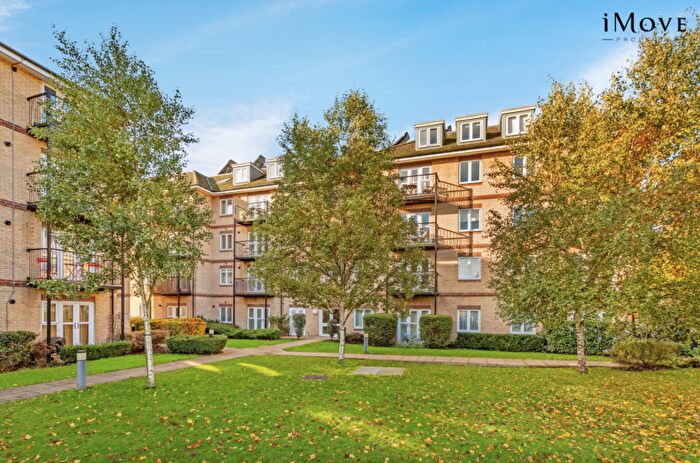 2 Bedroom Flat To Rent In Worcester Close, London, SE20