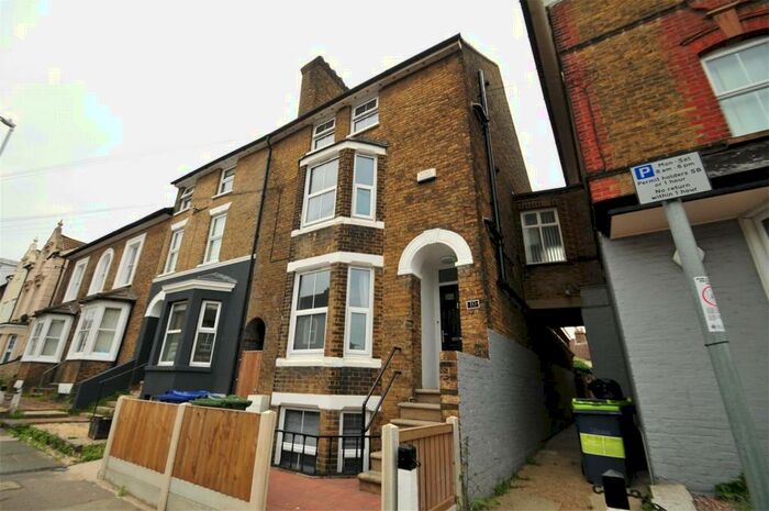 1 Bedroom House To Rent In Park Road, Sittingbourne, Kent, ME10