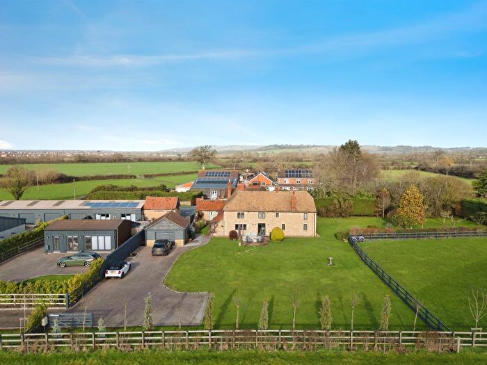 5 Bedroom Barn Conversion For Sale In Bowerhill, Melksham, SN12