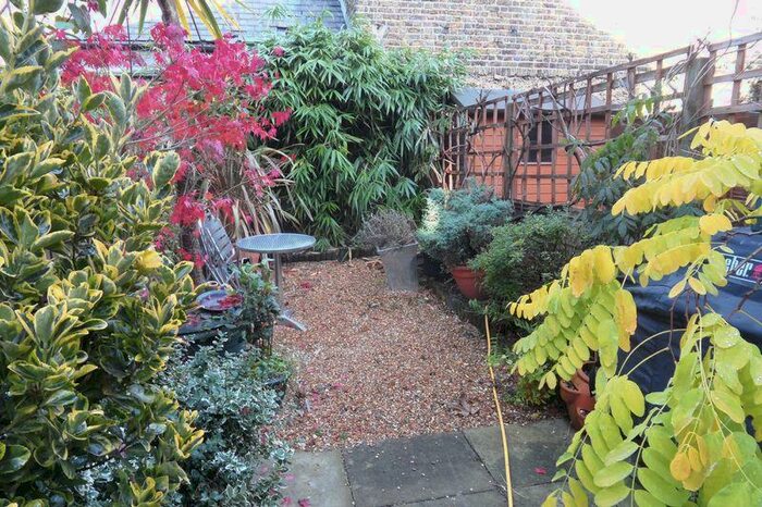 3 Bedroom Flat To Rent In Oakmead Road Balham, SW12