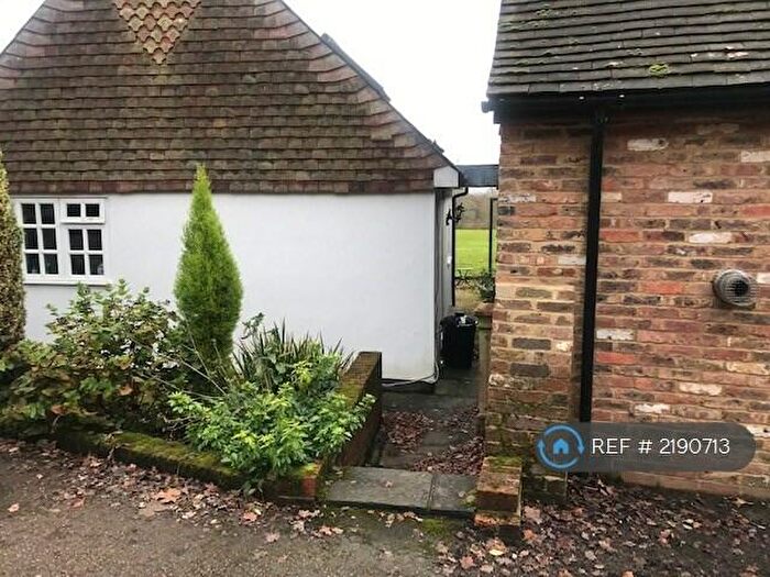 1 Bedroom Flat To Rent In Norwood Hill, Horley, RH6