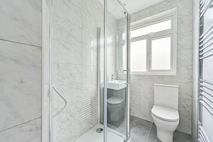 1 Bedroom Flat To Rent In Farm Avenue, Streatham, London, SW16