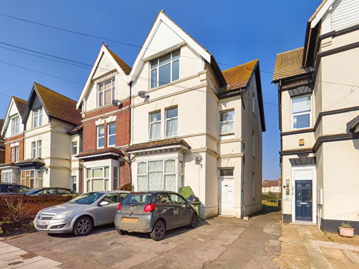 1 Bedroom Flat To Rent In Stubbington Avenue, North End, Portsmouth, PO2