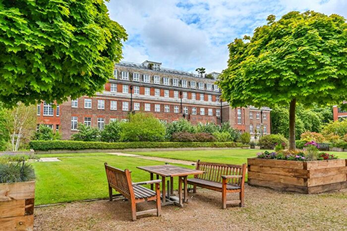 1 Bedroom Flat To Rent In Rosebery Avenue, Finsbury, London, EC1R