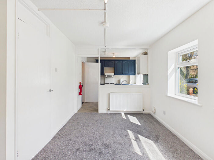 2 Bedroom Apartment To Rent In Queens Road, Hull, North Humberside, HU5