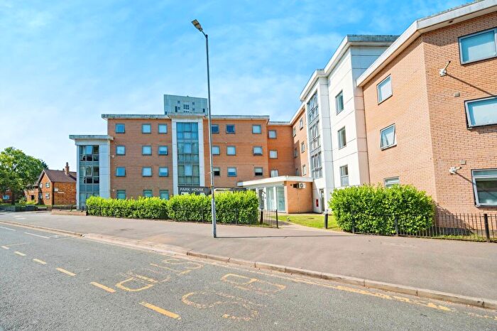 Flat For Sale In Park Street, Luton, Bedfordshire, LU1