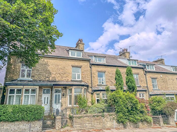 4 Bedroom Terraced House To Rent In Moorhead Lane, Shipley, BD18