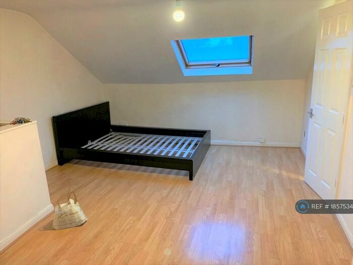 Studio To Rent In Brockley Road, London, SE4