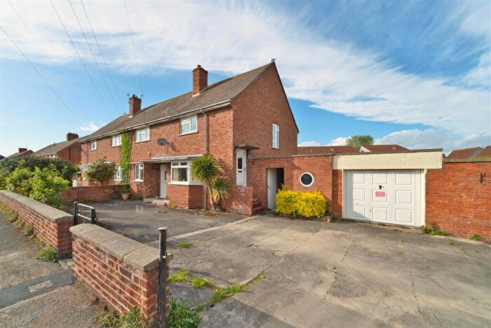 2 Bedroom Flat For Sale In Earlham Grove, Milton - Garden, Garage & Parking, BS23