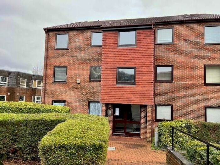 2 Bedroom Flat To Rent In Meadow Lane, New Ash Green, Longfield, DA3