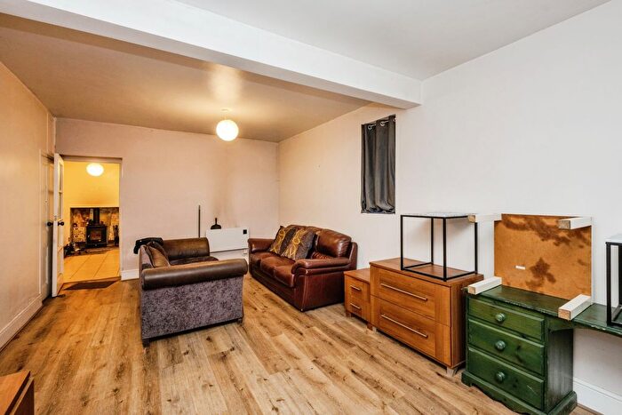 3 Bedroom End Of Terrace House For Sale In Heol Gwys, Upper Cwmtwrch, Swansea, Powys, SA9