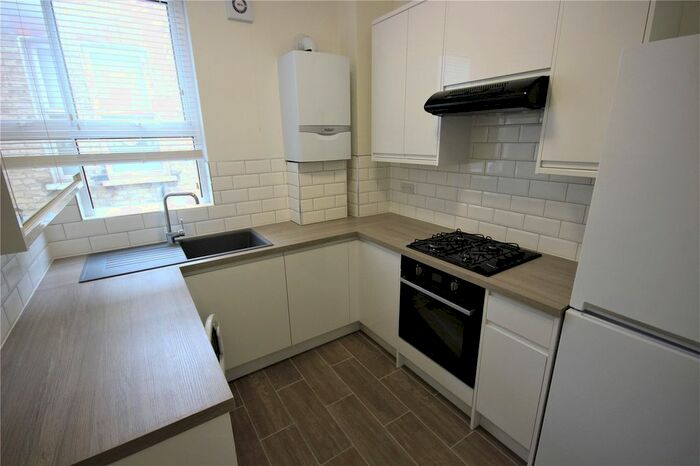 2 Bedroom Flat To Rent In Warwick Road, London N11