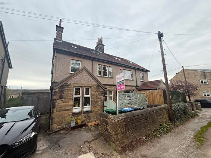 4 Bedroom Semi Detached House For Sale In Sherborne Road, Idle, Bradford, BD10