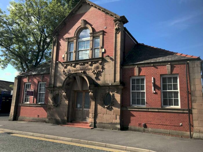 2 Bedroom Apartment To Rent In Beal Lane, Shaw, OL2