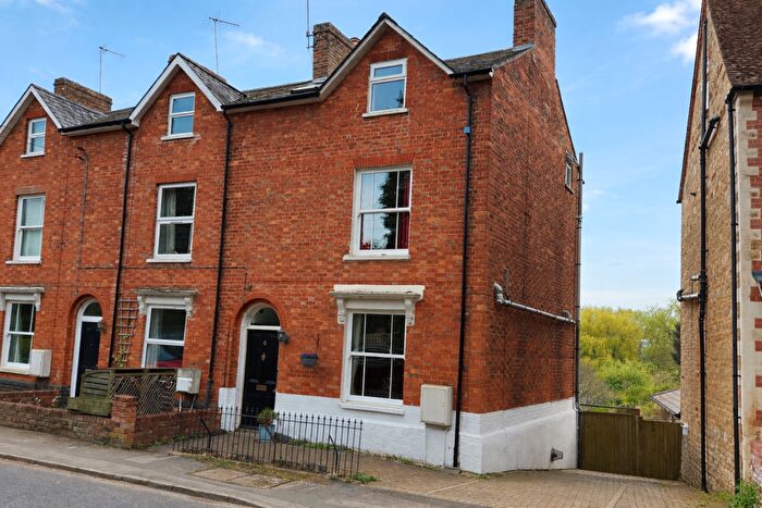 4 Bedroom Town House For Sale In Brackley Road, Buckingham, MK18