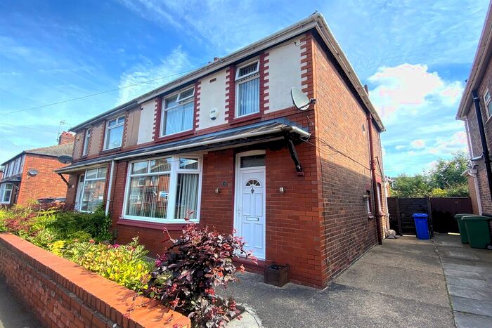 3 Bedroom Semi-Detached House To Rent In Oxford Road, Runcorn, WA7