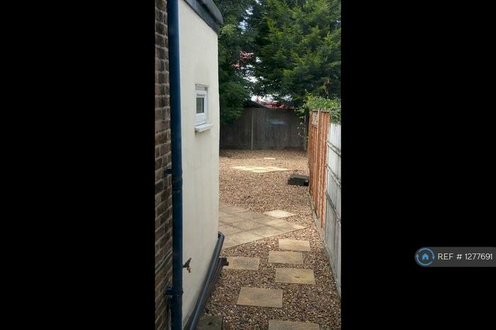 3 Bedroom Terraced House To Rent In Oval Road, Croydon, CR0