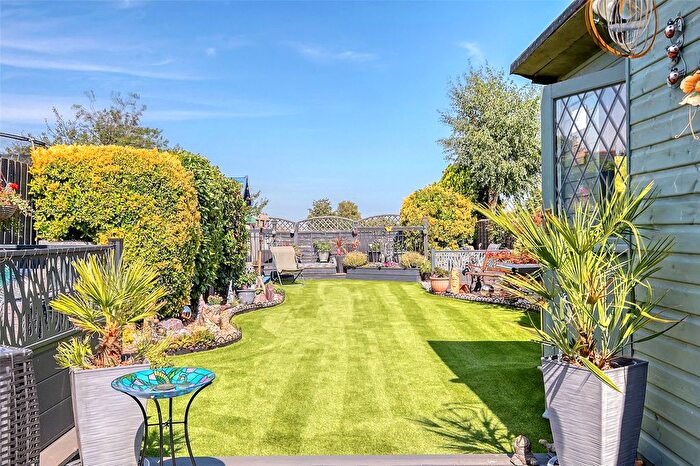 2 Bedroom Semi-Detached House For Sale In Little Wakering Road, Little Wakering, Essex, SS3