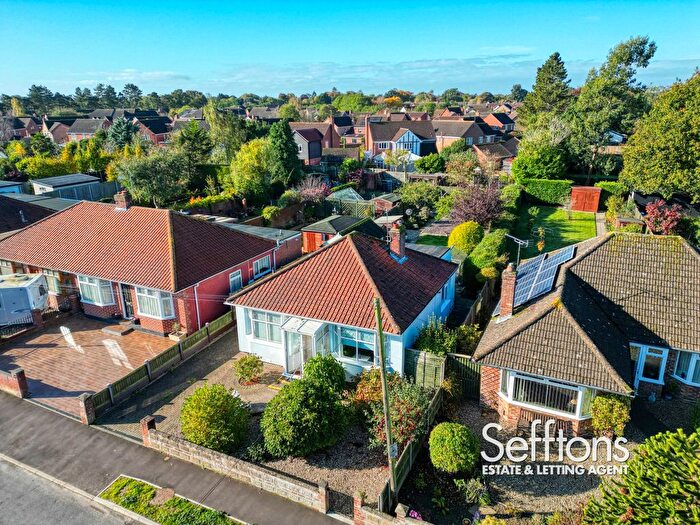 2 Bedroom Detached Bungalow To Rent In Hillcrest Road, Norwich, Norfolk, NR7