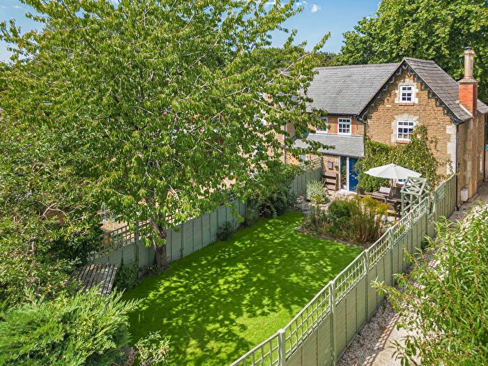 3 Bedroom Semi-Detached House For Sale In Faringdon Road, Kingston Bagpuize, OX13