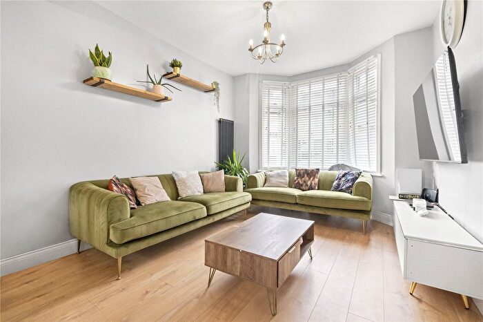 5 Bedroom Terraced House For Sale In Salcombe Road, Walthamstow, London, E17