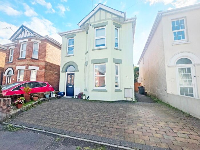 1 Bedroom Flat For Sale In Capstone Road, Bournemouth, Dorset, BH8