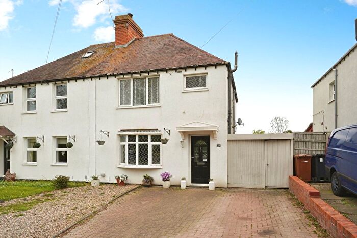 3 Bedroom Semi-Detached House For Sale In Pitchers Hill, Evesham, Worcestershire, WR11