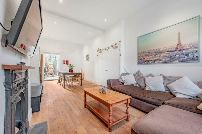 6 Bedroom End Of Terrace House To Rent In Hinton Road, London, SE24