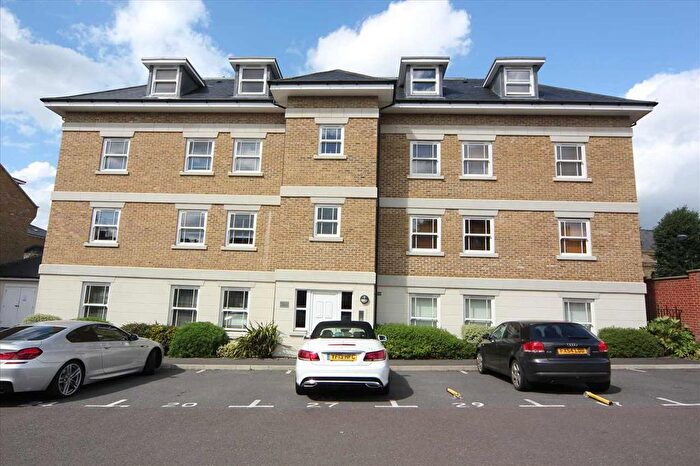 2 Bedroom Flat To Rent In Hawtrey Road, Windsor, SL4