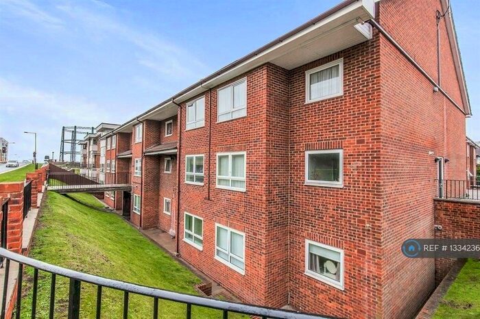 2 Bedroom Flat To Rent In Henley Court, Brighton, BN2