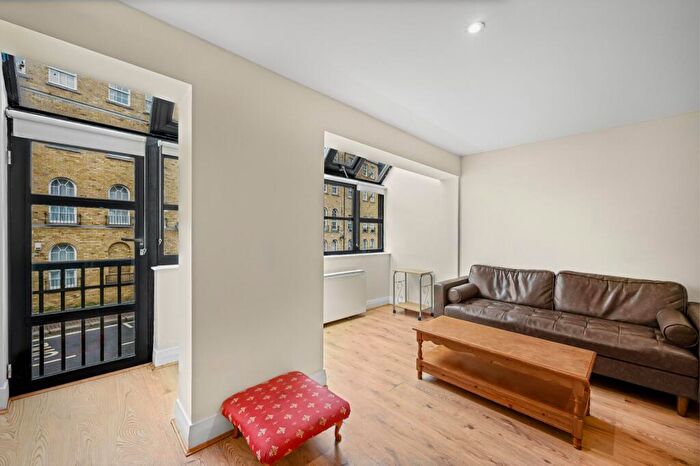 4 Bedroom House To Rent In Admiral Place, Surrey Quays, SE16