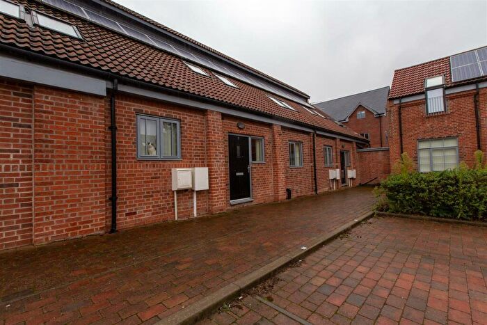 4 Bedroom Town House To Rent In Sangha Close, Leicester, LE3