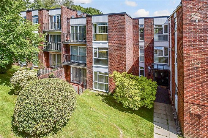 2 Bedroom Flat For Sale In Mill Lane, Crowborough, East Sussex, TN6