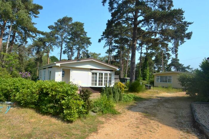 2 Bedroom House To Rent In Ferndown, BH22