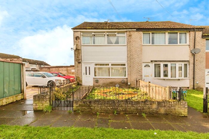 3 Bedroom End Of Terrace House For Sale In Dee Way, Winsford, CW7