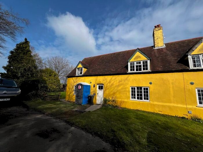 2 Bedroom Cottage To Rent In West Studdal, Dover, CT15