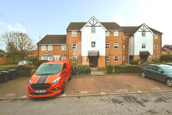 2 Bedroom Flat To Rent In Maplin Park, Slough, SL3
