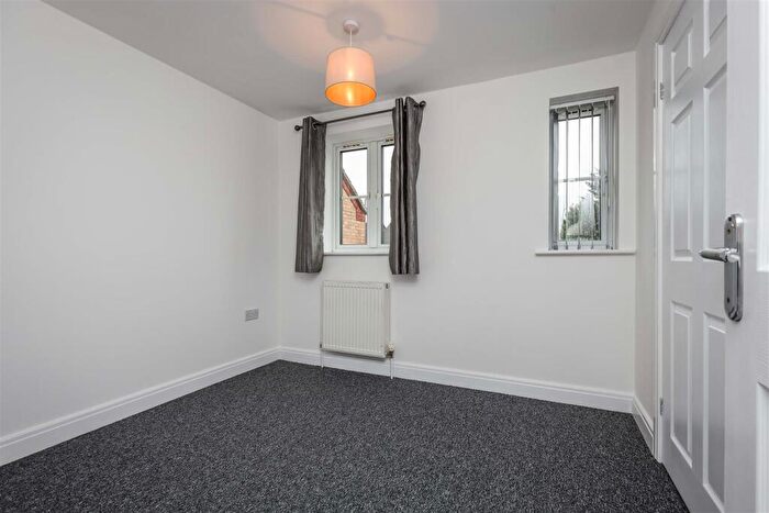 2 Bedroom End Of Terrace House To Rent In Viking Court, Bracebridge Heath, LN4