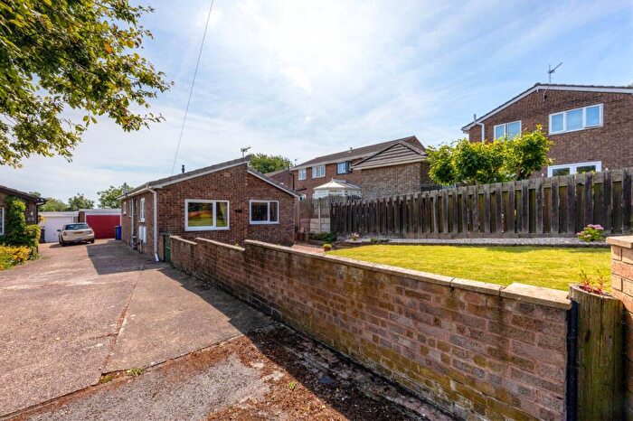 2 Bedroom Detached Bungalow For Sale In Fulmer Close, Carlton, Barnsley, S71