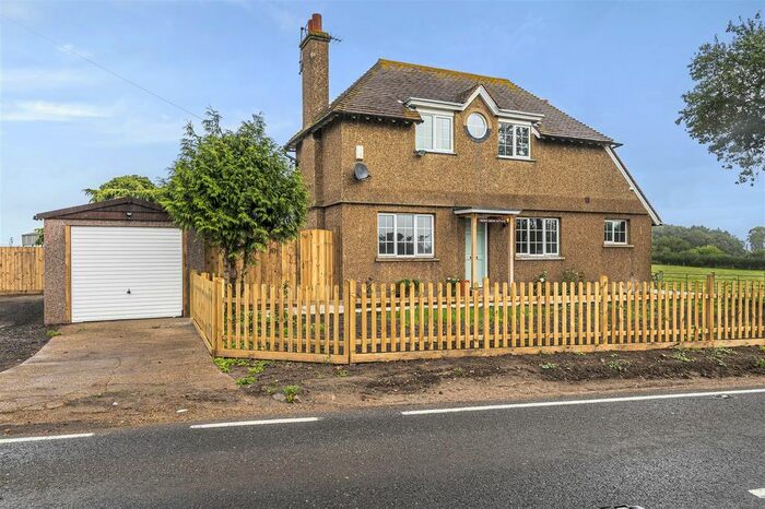 2 Bedroom Property To Rent In Cobham Road, Fetcham, Leatherhead, KT22