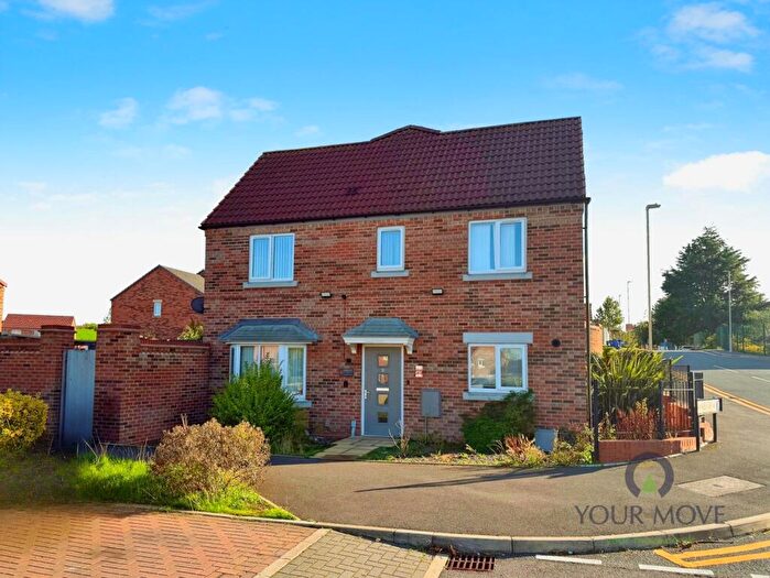 3 Bedroom End Of Terrace House For Sale In Mallows Grove, Dudley, West Midlands, DY1