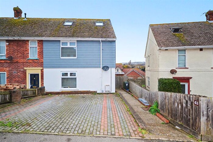 3 Bedroom End Of Terrace House For Sale In Dover Road, Weymouth, DT4